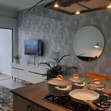 Mikeys Place On New: 2Bed2Bath No.1 With Free Wifinetflix Мидранд Экстерьер фото